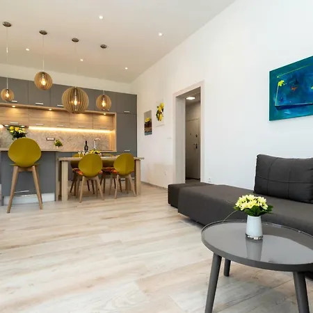 Brand New In Apartment Klimno
