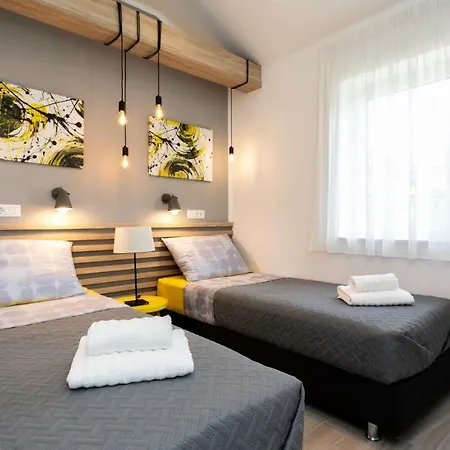 Brand New In Apartment *